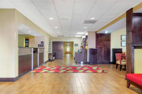 Hampton Inn Brookhaven - image 6