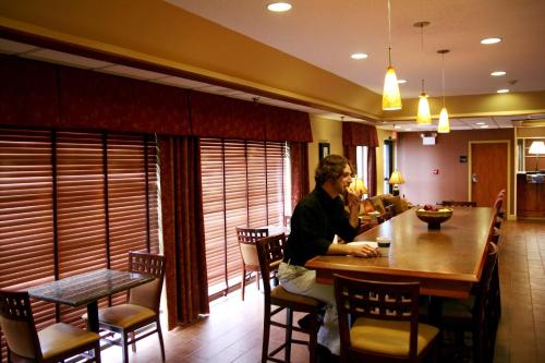 Hampton Inn Marion – Marion, IL
