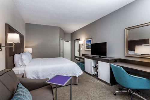 Hampton Inn Milwaukee Airport