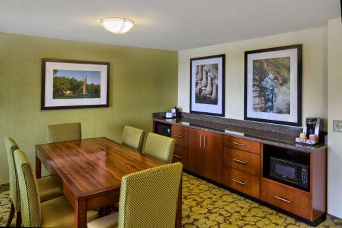 Hilton Garden Inn Durham-University Medical Center - image 10