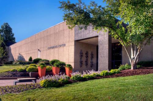 DoubleTree by Hilton Hotel St. Louis - Chesterfield