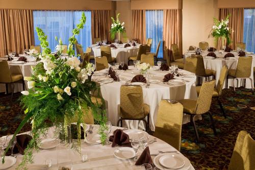 DoubleTree by Hilton Santa Fe - image 12