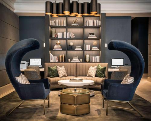 LondonHouse Chicago, Curio Collection by Hilton