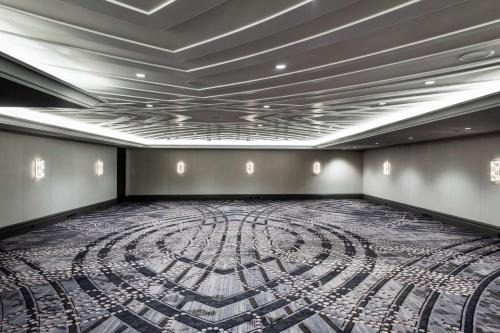 LondonHouse Chicago Curio Collection by Hilton - image 11