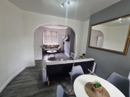 Lovely 2-bedroom house close to Media City., Manchester (fotografie 4)