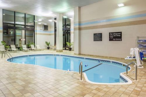 Hampton Inn Branson on the Strip - image 9