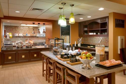 Hilton Garden Inn Clarksville - image 2