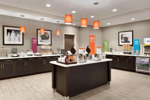 Hampton Inn By Hilton North Olmsted Cleveland Airport in North Olmsted, USA