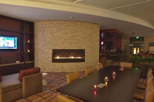 Embassy Suites Palmdale - image 13