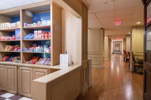 Hampton Inn & Suites Williamsburg-Richmond Road - image 11