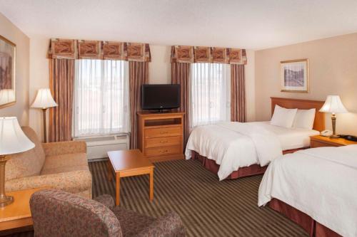 Hampton Inn & Suites Addison - image 13