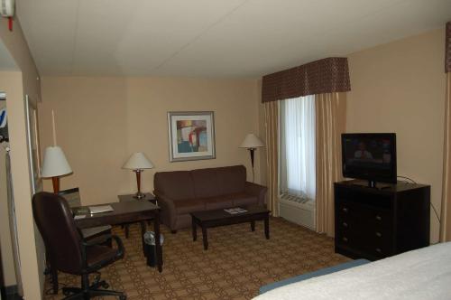 Hampton Inn By Hilton & Suites Charlotte-Airport