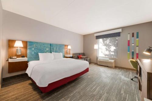 Hampton Inn By Hilton & Suites Charlotte-Airport