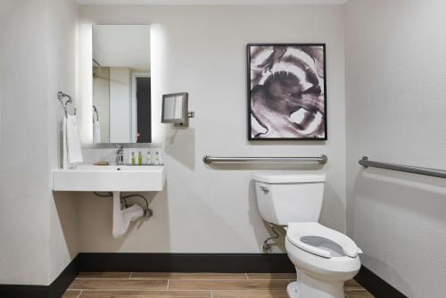 Doubletree By Hilton Fullerton - main image
