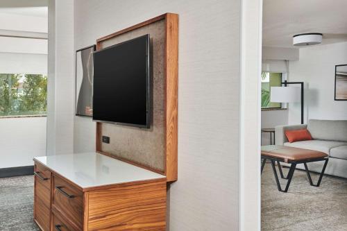 Doubletree By Hilton Fullerton - image 13