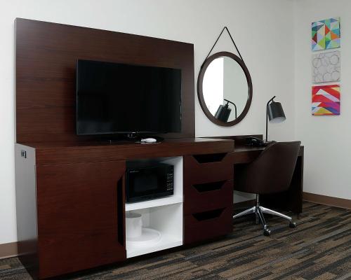 Hampton Inn and Suites Stephenville - image 6