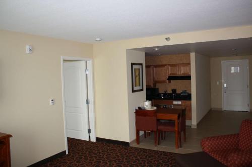 Homewood Suites Saint Cloud - image 6
