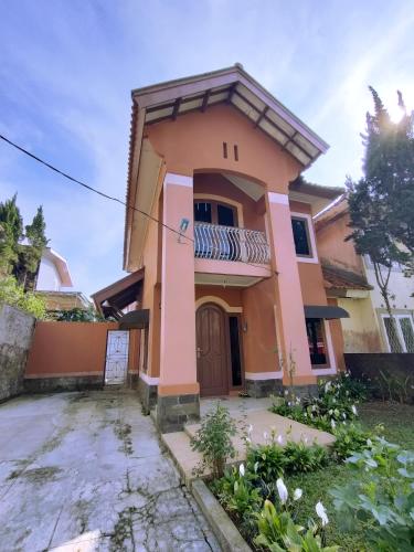 Villa Bukit Cipendawa, Cipanas Puncak