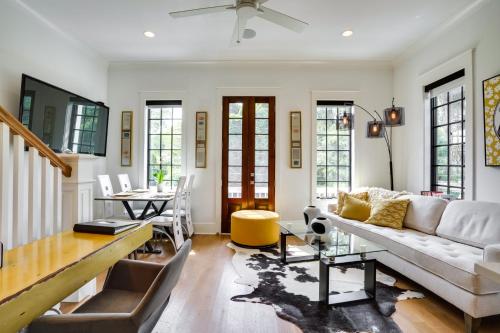 Lovely Mt Pleasant Townhouse with Central Location! in Charleston, USA