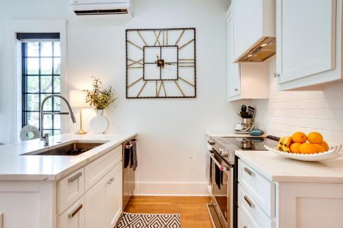 Lovely Mt Pleasant Townhouse with Central Location! in Mount Pleasant