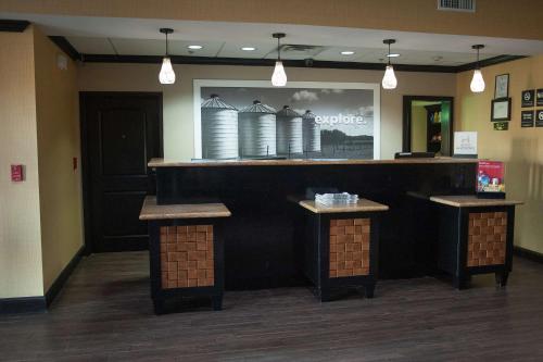 Hampton Inn & Suites Palestine