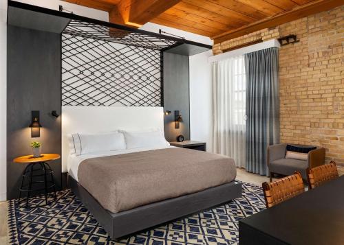 Canopy by Hilton Minneapolis Mill District Room Type - King Studio Suite with Lofted Ceilings