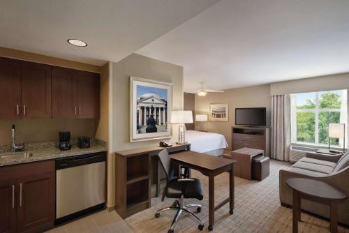 Homewood Suites by Hilton - Charlottesville