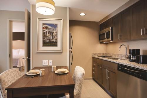 Homewood Suites by Hilton - Charlottesville