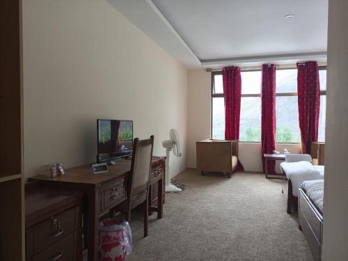 Deluxe Double Room image 10