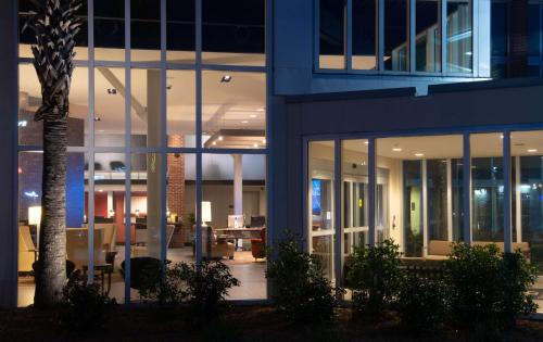 DoubleTree Hotel & Suites Charleston Airport in Charleston, USA