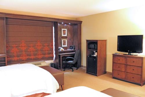 2 queen beds