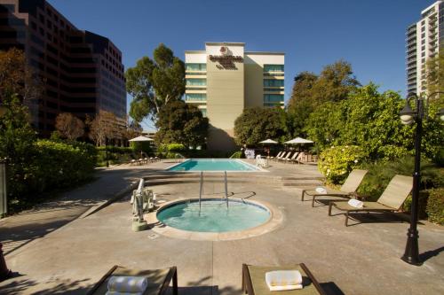 DoubleTree by Hilton Orange County Airport in Santa Ana, USA