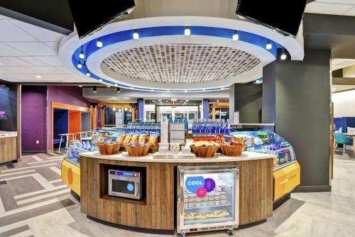 餐廳, 里士滿希爾頓Tru酒店 (Tru by Hilton Richmond) in 列治文