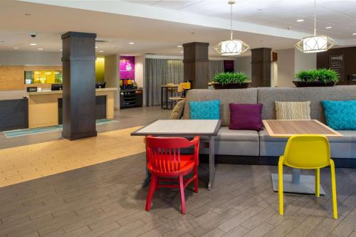 Home2 Suites St. Louis / Forest Park in Richmond Heights, USA