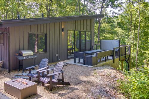 Black Mountain Vacation Rental with Private Hot Tub!