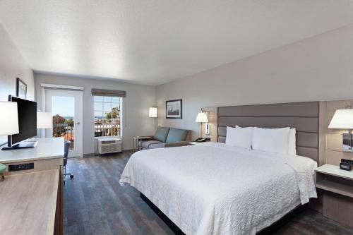 Hampton Inn & Suites Hermosa Beach