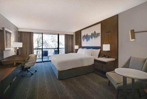 Hilton Peachtree City Atlanta Hotel & Conference Center