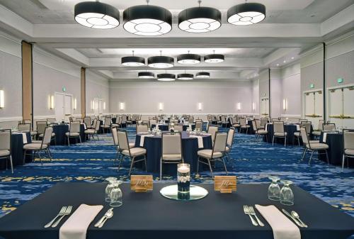 Hilton Peachtree City Atlanta Hotel & Conference Center