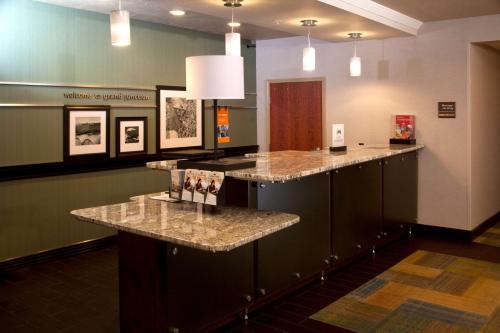 Hampton Inn Grand Junction - image 13