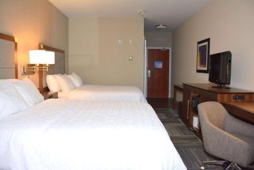 2 queen beds