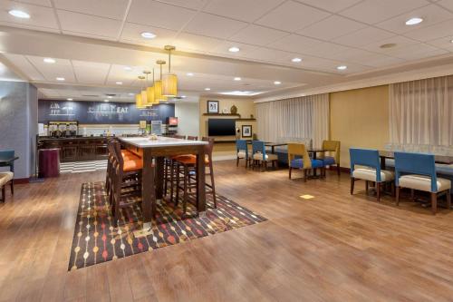 Hampton Inn Waterbury