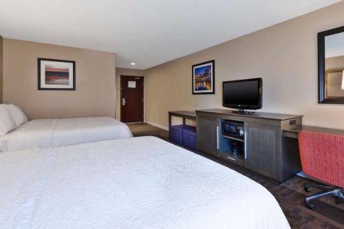 Hampton Inn Waterbury - image 6