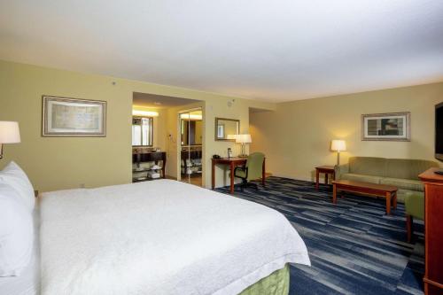 Hampton Inn & Suites - Fort Pierce