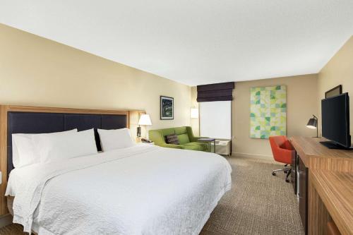 Hampton Inn by Hilton Thomasville Room Type - King Study Room - Non-Smoking