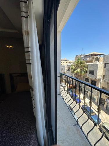 modern 2bedroom for rent Abdoun - image 2