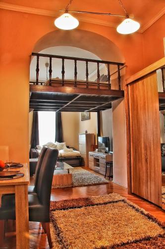 Vaci Deluxe Apartment - image 11