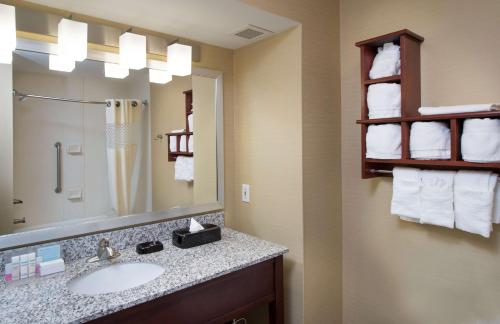 Hampton Inn Cornelia - image 14