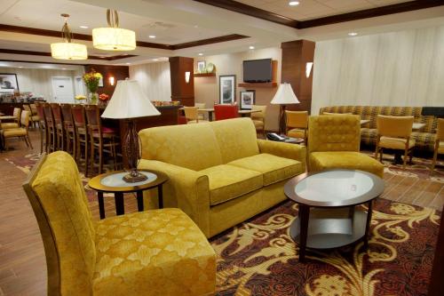 Hampton Inn Bangor - image 11