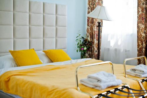 2 twin beds