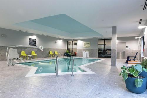 Hampton Inn Black Mountain - image 6
